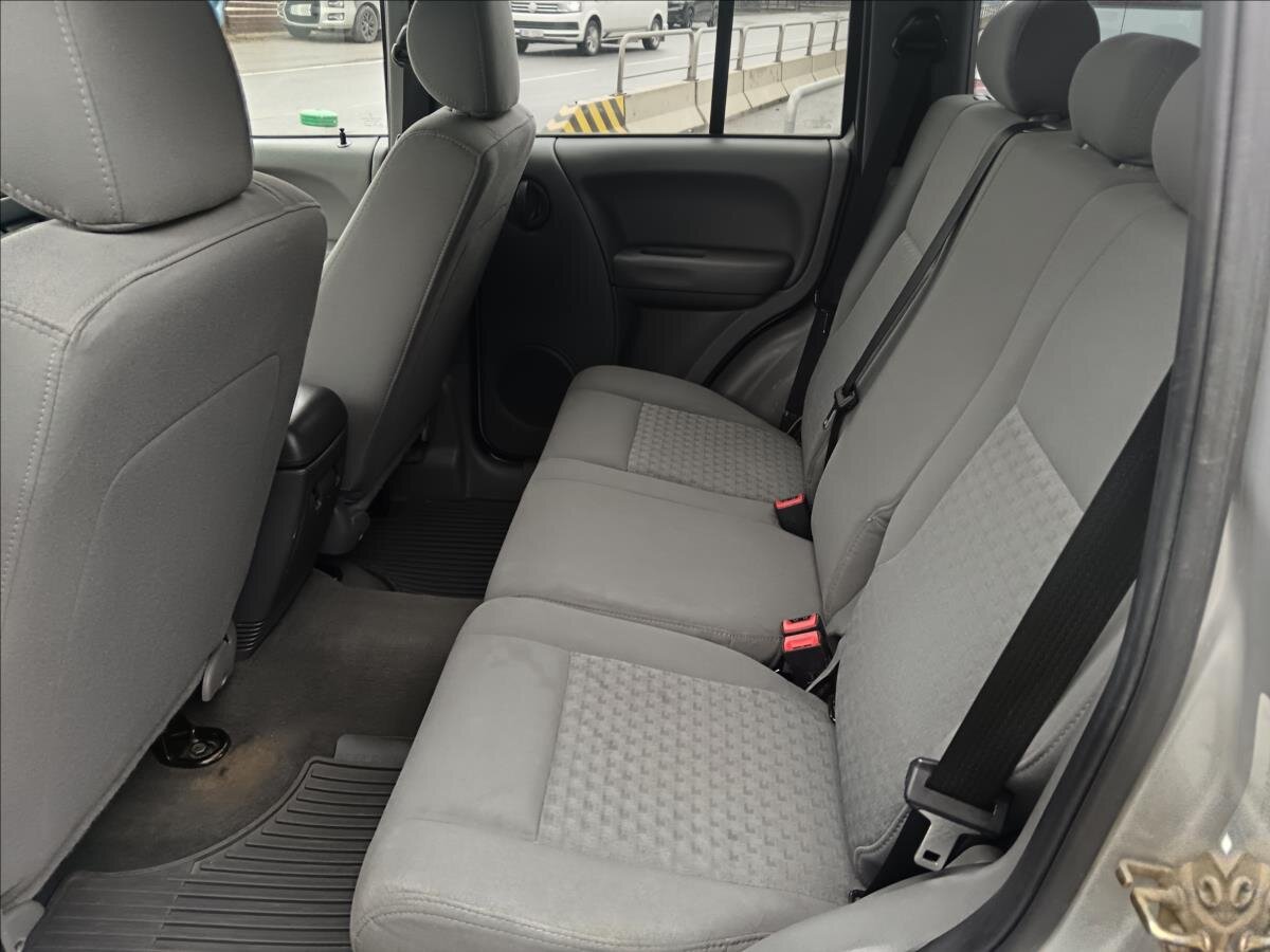 Jeep Cherokee Kombi 2,8 l 120 kw