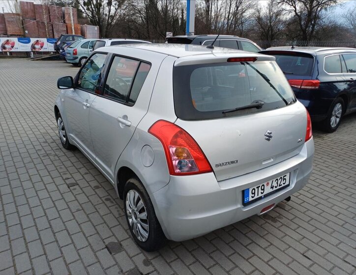Suzuki Swift Hatchback 1,3 l 66 kw