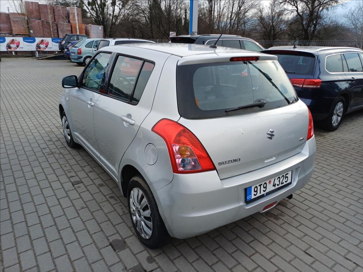 Suzuki Swift Hatchback 1,3 l 66 kw
