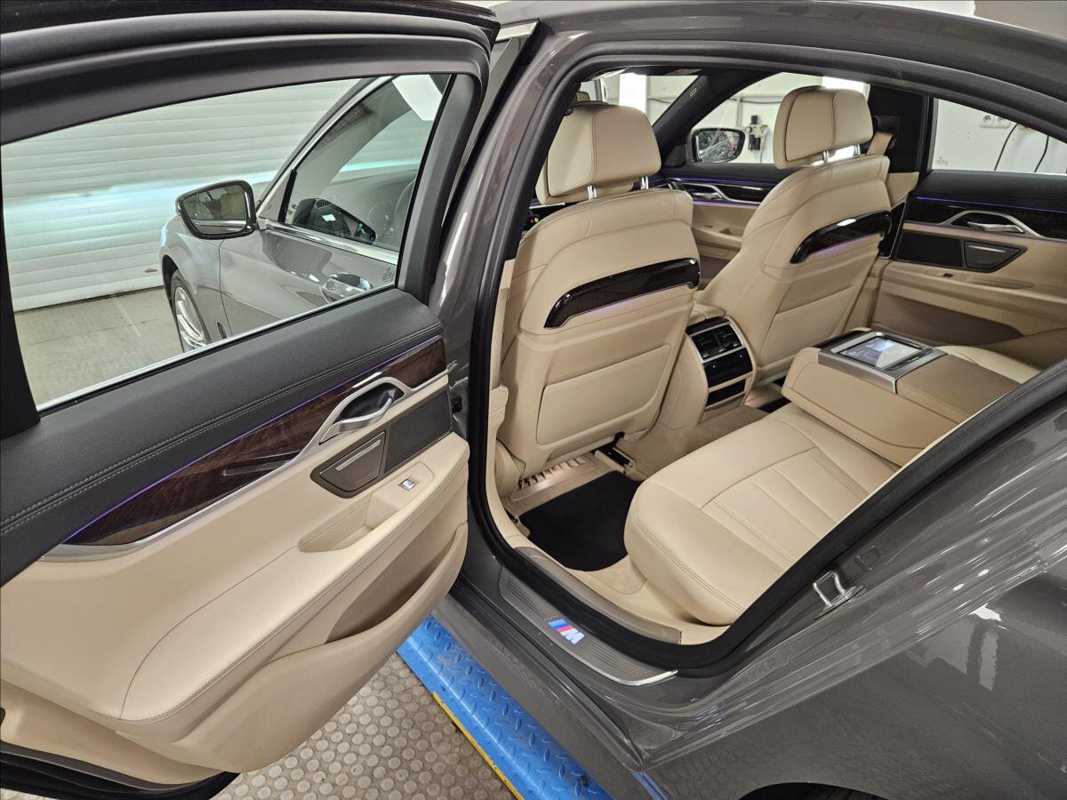 BMW Řada 7 Sedan / Limuzína 3,0 l 195 kw