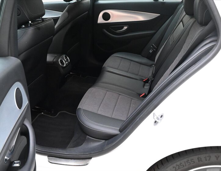 Mercedes-Benz Třídy E 14