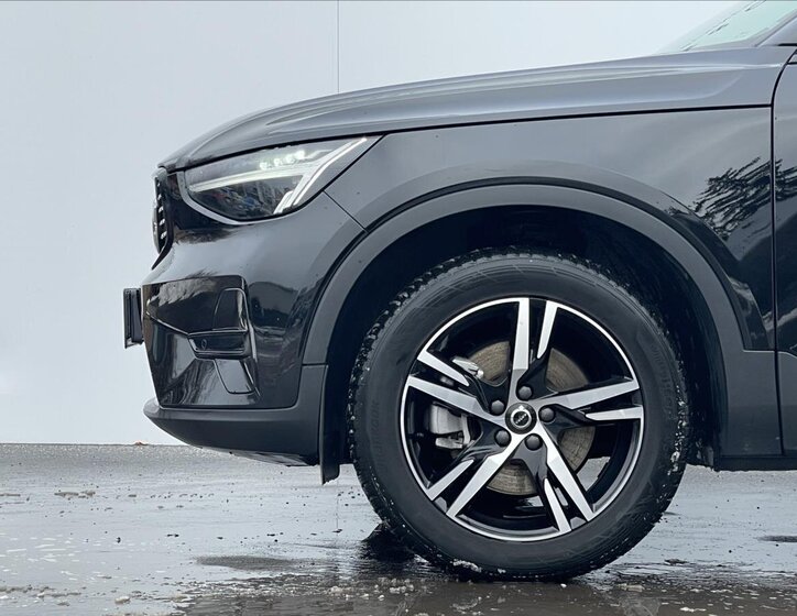 Volvo XC40 SUV / Terénní 2,0 l 145 kw