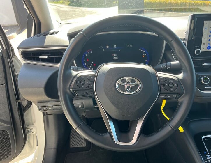 Toyota Corolla Sedan / Limuzína 1,5 l 92 kw