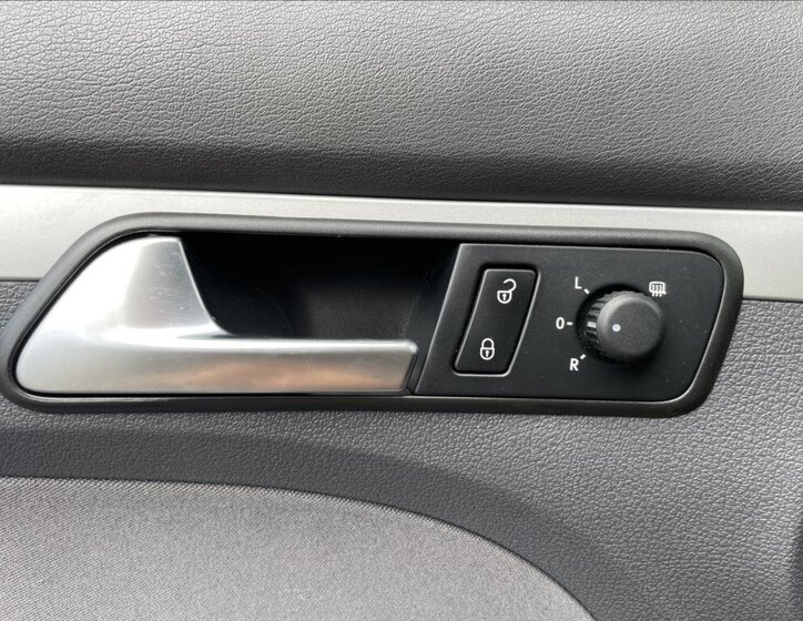 Volkswagen Touran MPV 1,6 l 66 kw