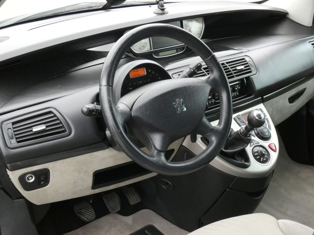 Peugeot 807