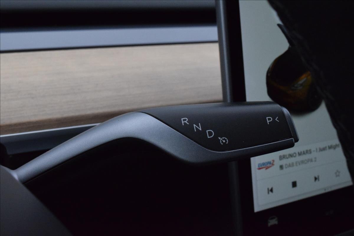 Tesla Model Y SUV / Terénní 0,0 378 kw