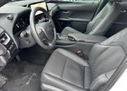 Lexus UX 300h 10