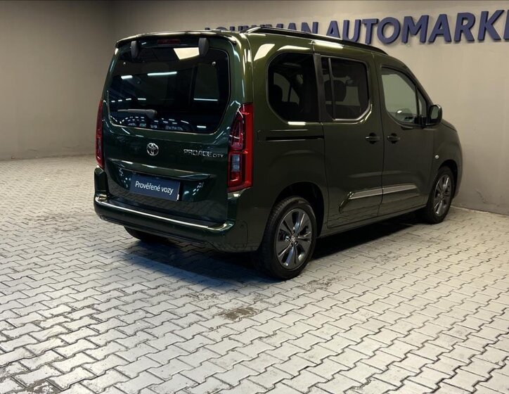 Toyota ProAce City Verso MPV 1,5 l 96 kw