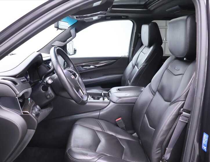 Cadillac Escalade SUV / Terénní 6,2 l 313 kw