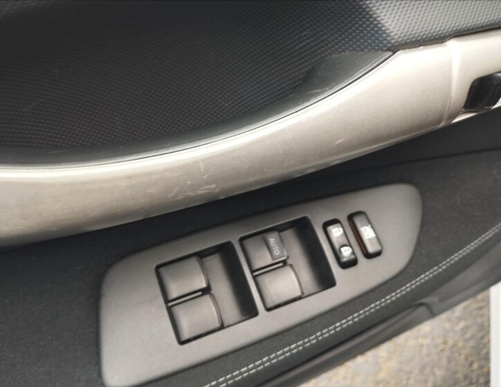 Toyota Auris Hatchback 1,3 l 74 kw