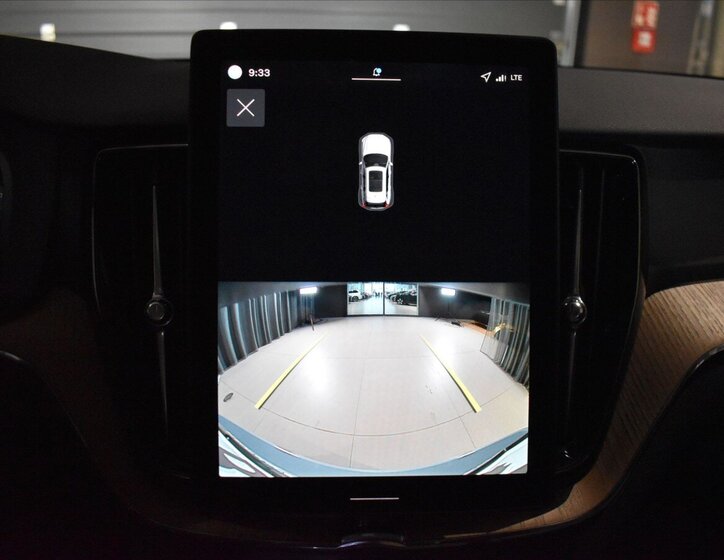 Volvo XC60 SUV / Terénní 2,0 l 184 kw