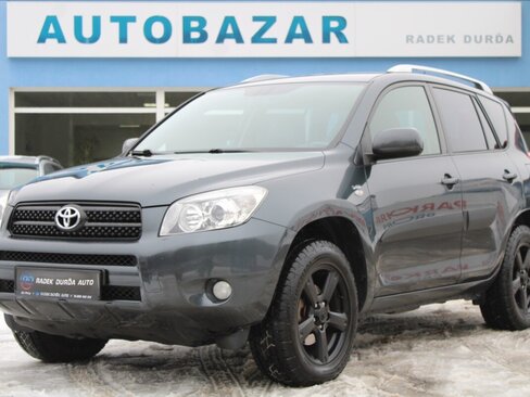 Toyota RAV4 SUV 2,2 l 100 kw