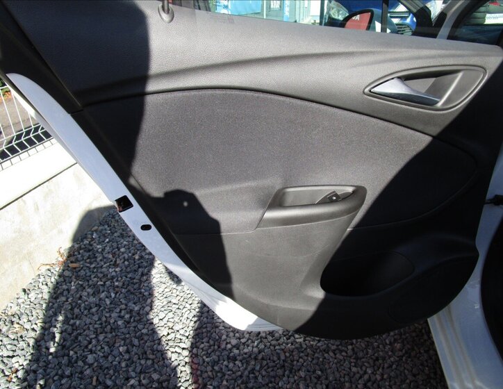 Opel Astra Hatchback 999,0 77 kw