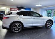 Alfa Romeo Stelvio 4
