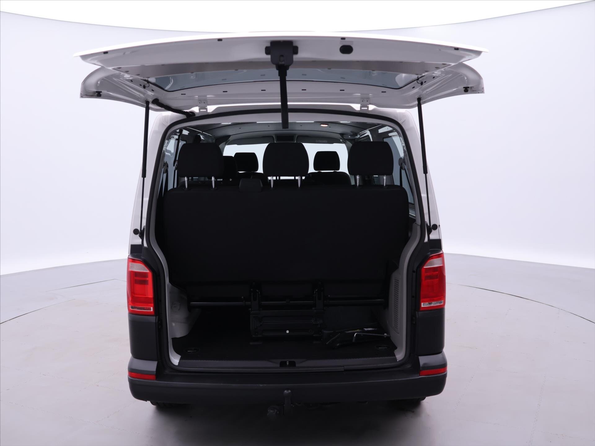 Volkswagen Transporter Kombi 2,0 l 62 kw