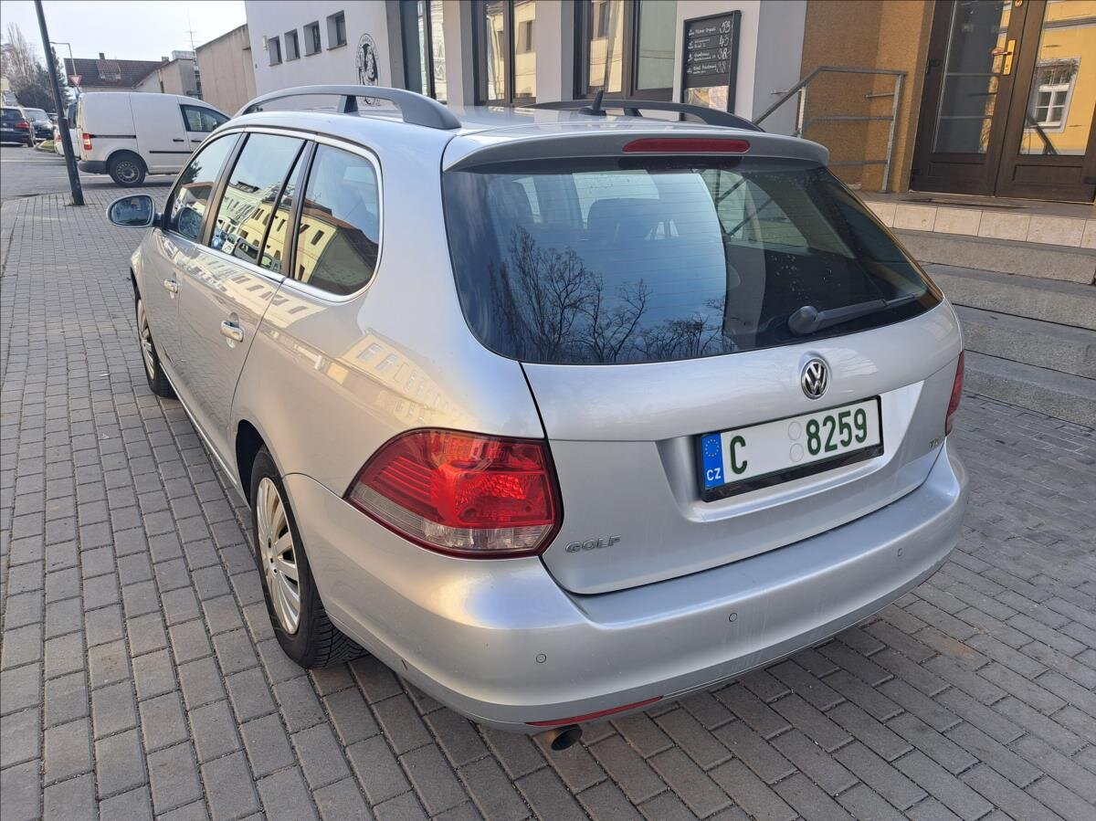 Volkswagen Golf Kombi 1,6 l 77 kw