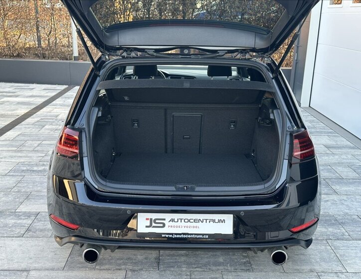 Volkswagen Golf Hatchback 2,0 l 180 kw