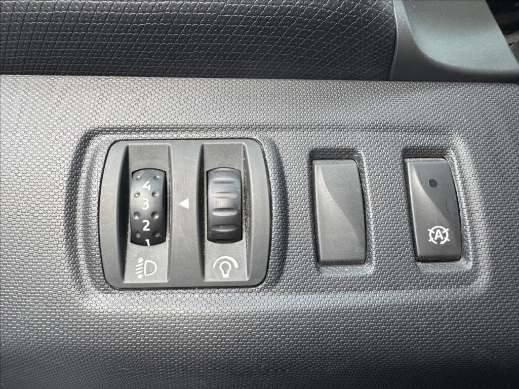 Renault Clio Hatchback 898,0 66 kw