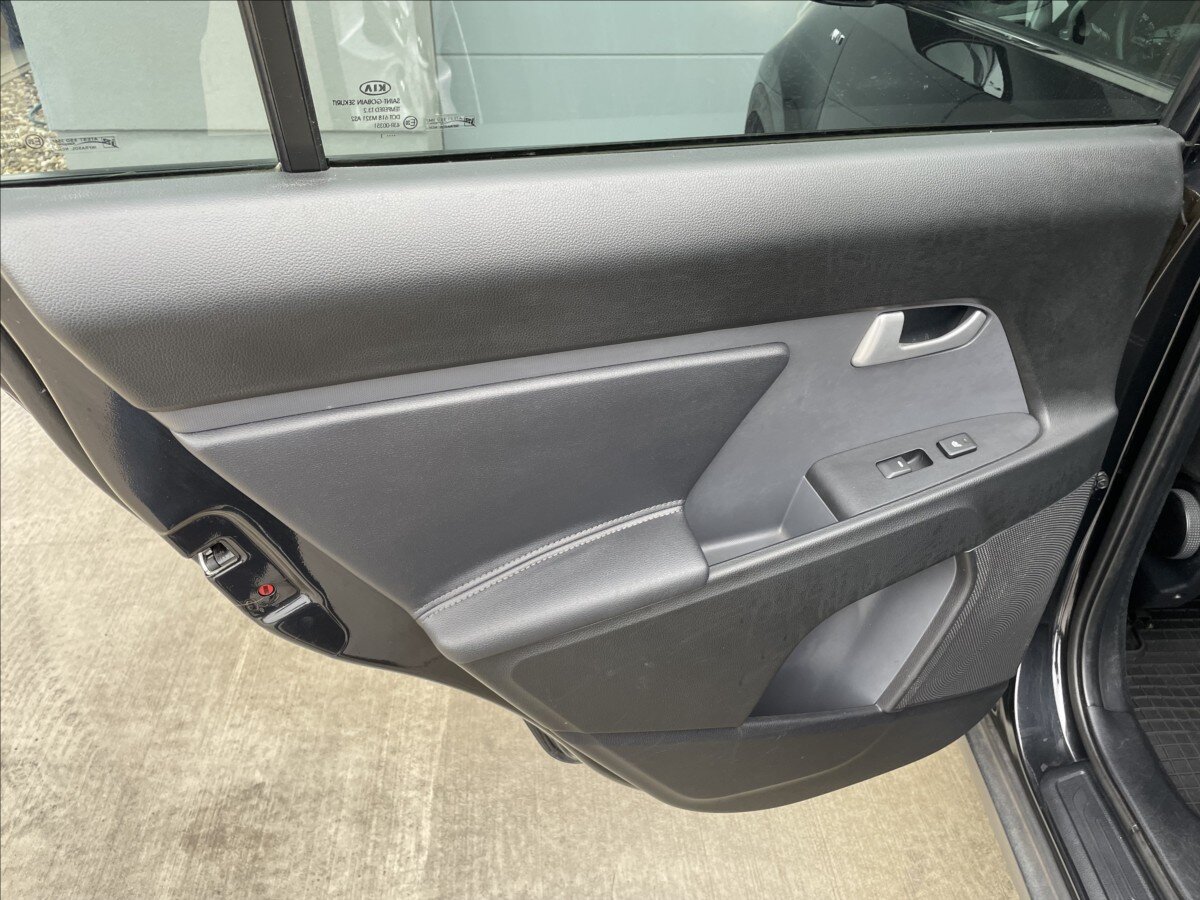 KIA Sportage Kombi 2,0 l 100 kw