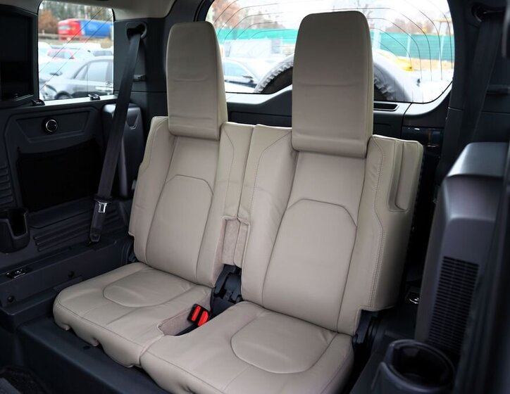 Land Rover Defender SUV 3,0 l 294 kw