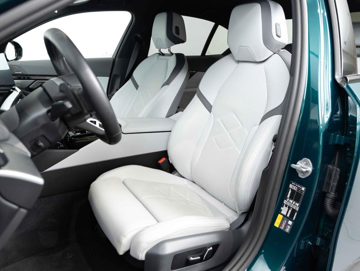 BMW i5 Sedan / Limuzína 0,0 250 kw