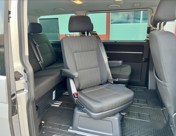 Volkswagen Multivan 16