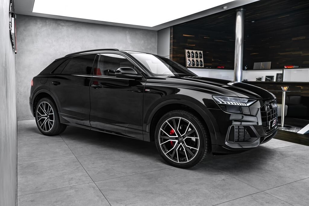Audi Q8 SUV / Terénní 3,0 l 210 kw