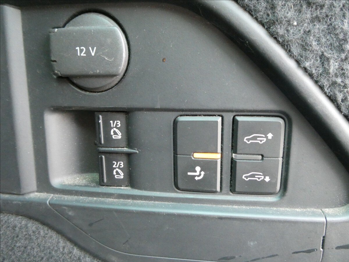 Volkswagen Touareg SUV / Terénní 3,0 l 180 kw