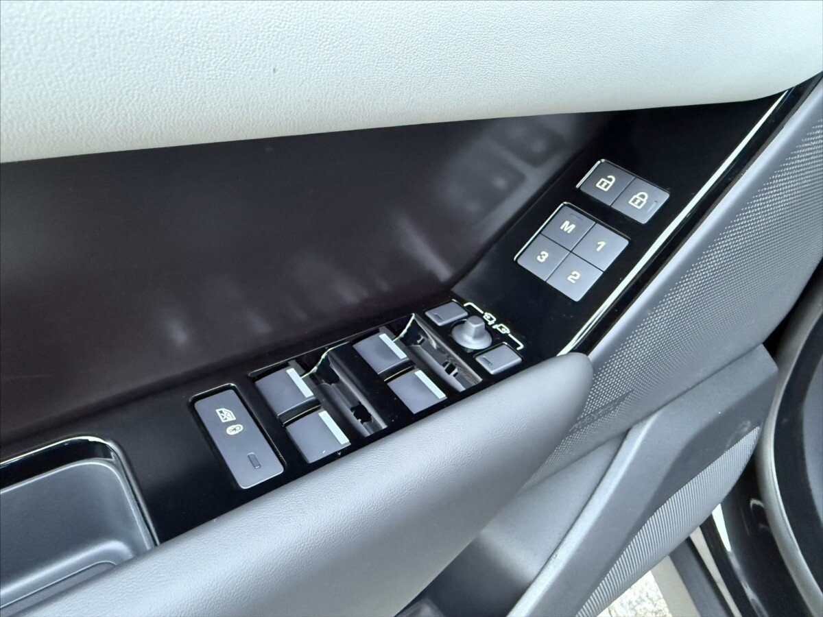 Land Rover Range Rover Velar SUV / Terénní 3,0 l 221 kw