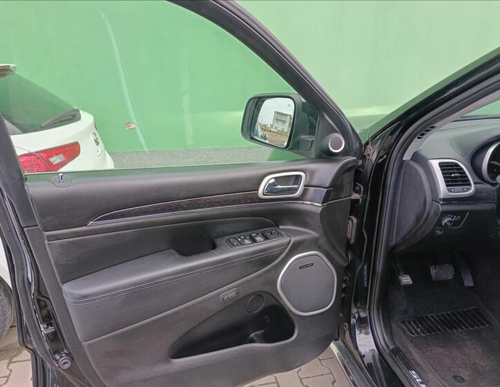 Jeep Grand Cherokee 9