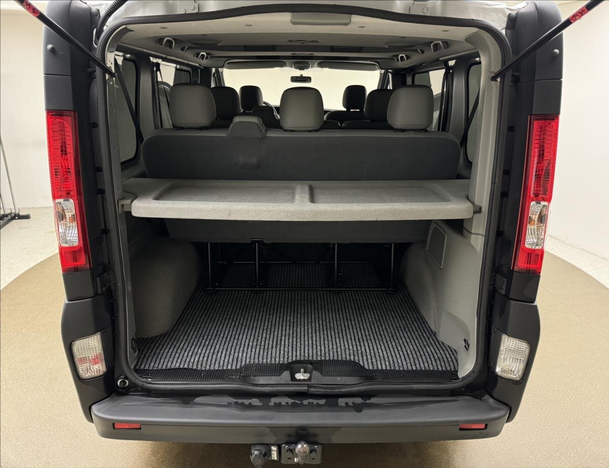 Opel Vivaro Kombi 2,5 l 107 kw