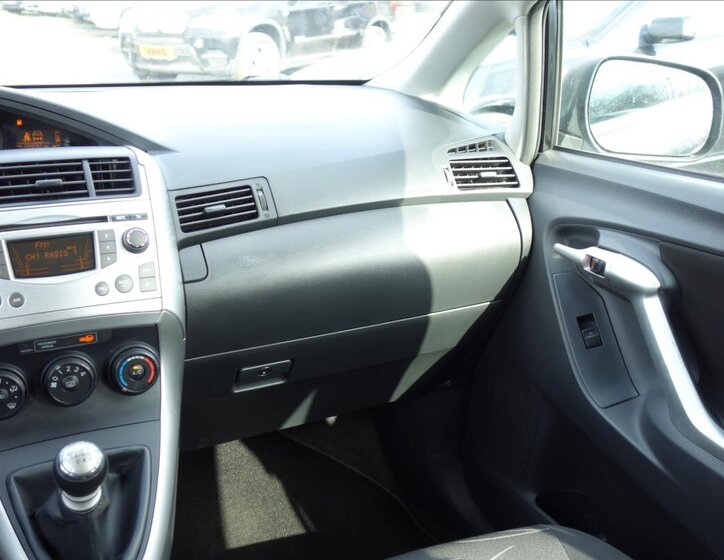 Toyota Verso MPV 1,6 l 97 kw