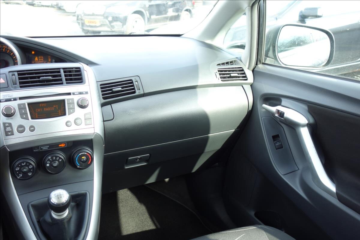 Toyota Verso MPV 1,6 l 97 kw