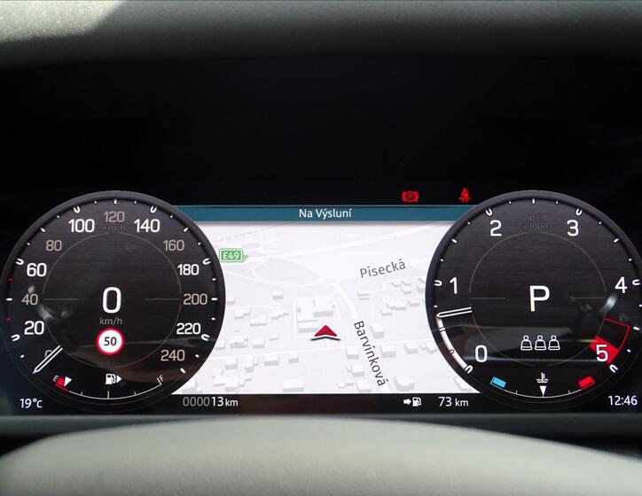 Land Rover Defender 29