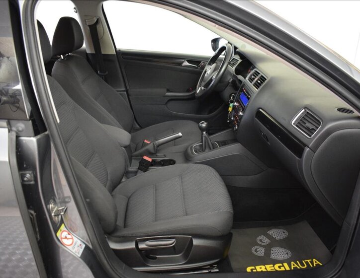 Volkswagen Jetta Sedan 1,2 l 77 kw