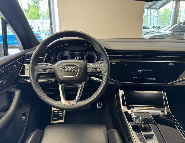 Audi Q7 11