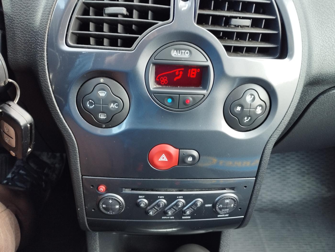 Renault Modus Hatchback 1,1 l 74 kw