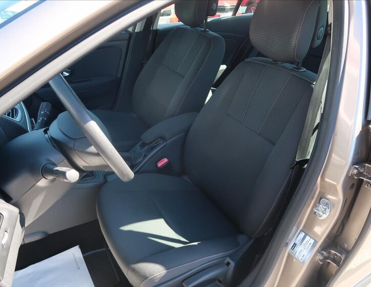 Renault Fluence Sedan / Limuzína 1,6 l 81 kw