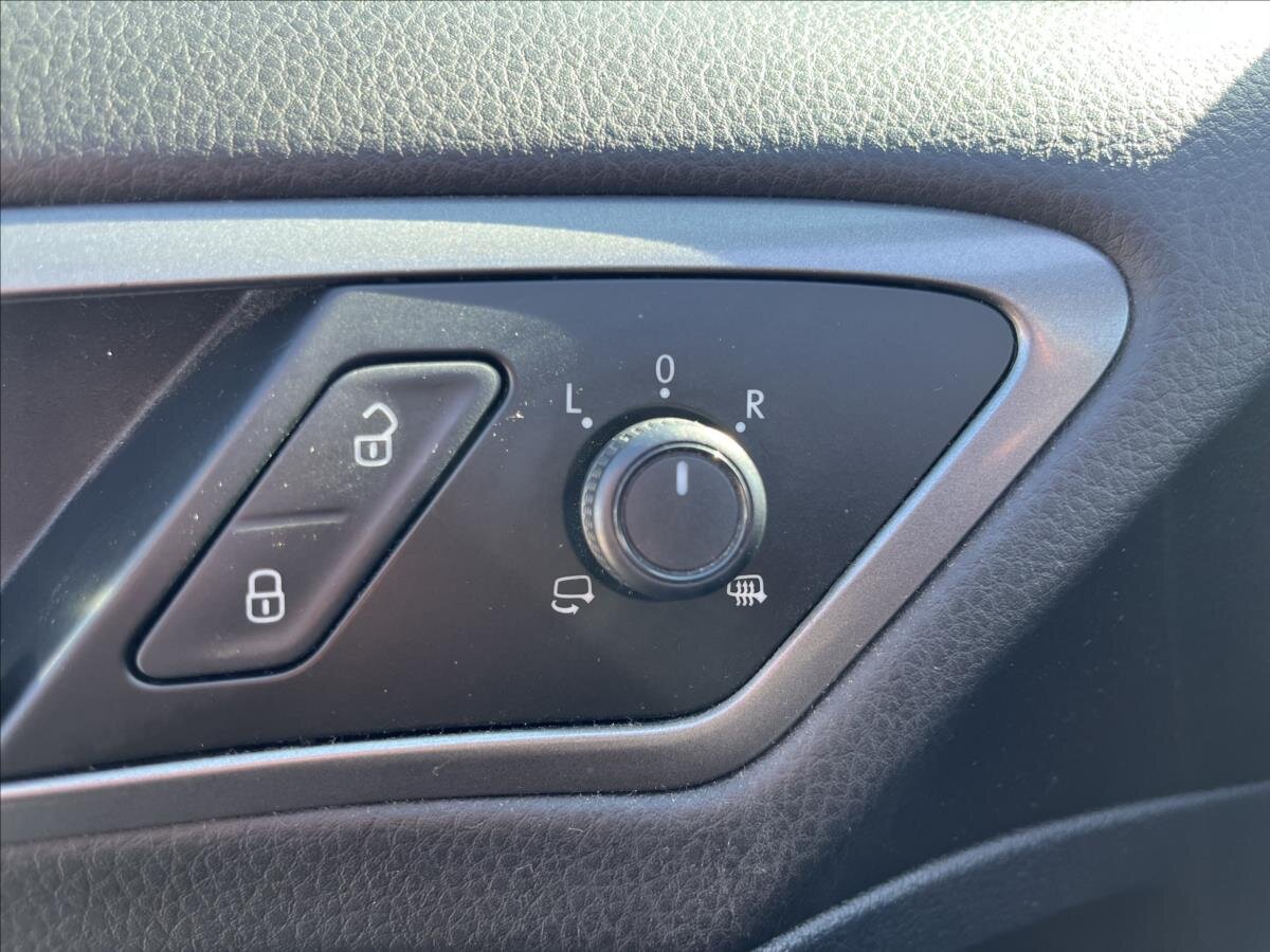 Volkswagen Golf Kombi 1,6 l 81 kw