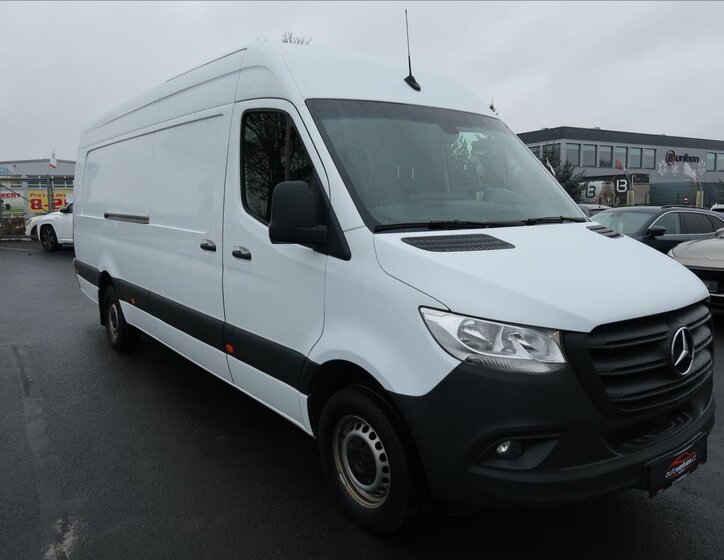 Mercedes-Benz Sprinter 2