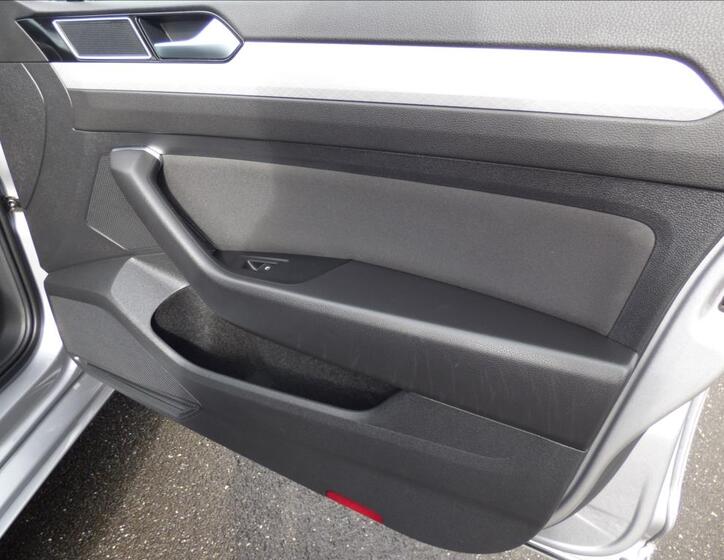 Volkswagen Passat 77