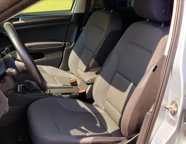 Volkswagen Golf Kombi 1,6 l 85 kw