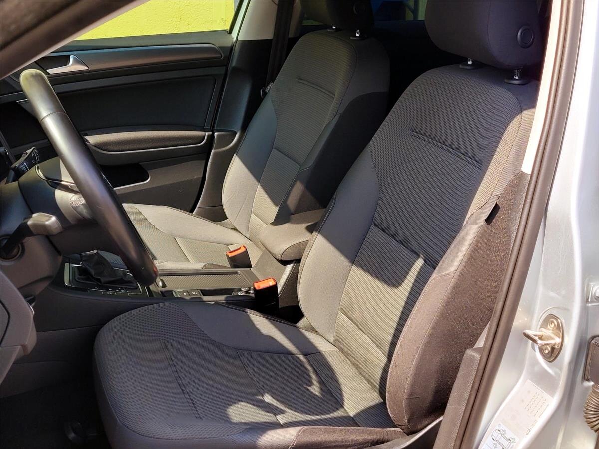 Volkswagen Golf Kombi 1,6 l 85 kw