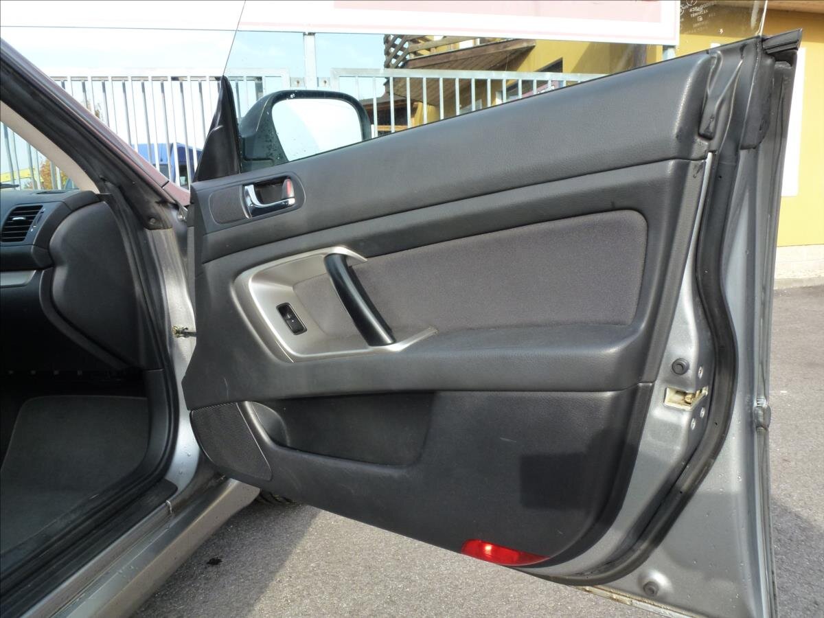 Subaru Legacy Kombi 2,0 l 121 kw