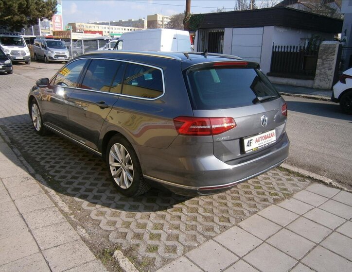 Volkswagen Passat Kombi 2,0 l 110 kw