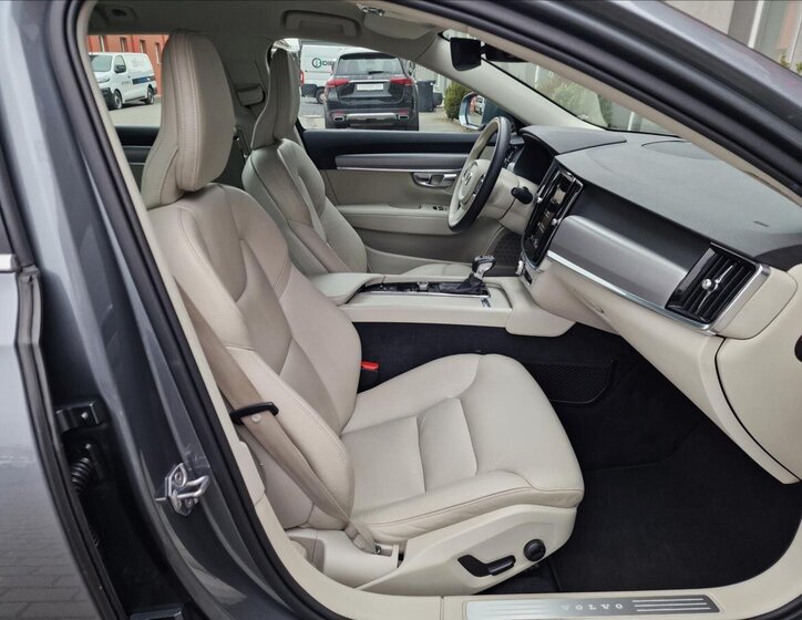 Volvo V90 Kombi 2,0 l 140 kw