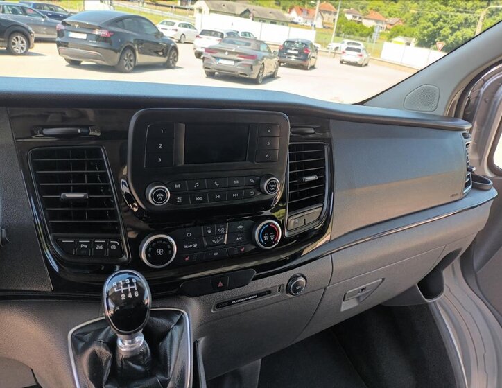 Ford Tourneo Custom VAN / Minibus 2,0 l 96 kw