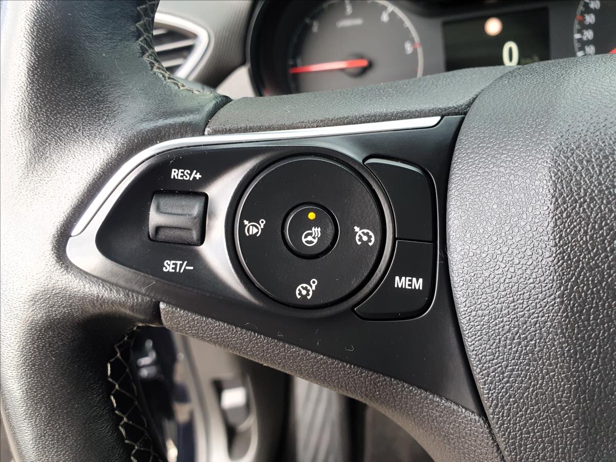 Opel Crossland X SUV / Terénní 1,5 l 75 kw