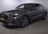 Audi Q8 4
