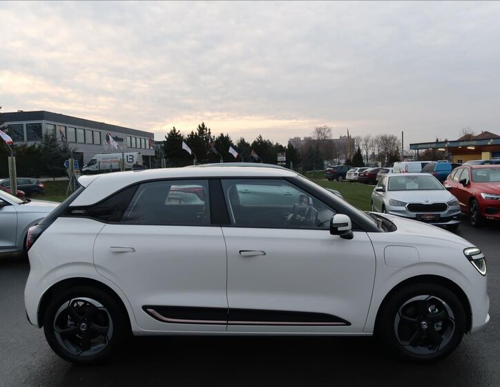 Dongfeng Box Hatchback 0,0 70 kw